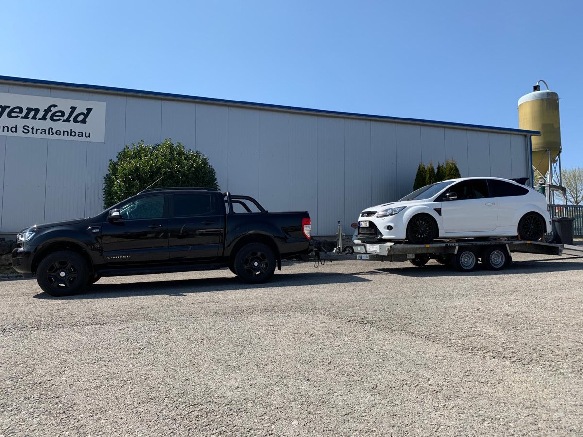 Transportgespann der P.A.R.K GbR bereit zur Abfahrt